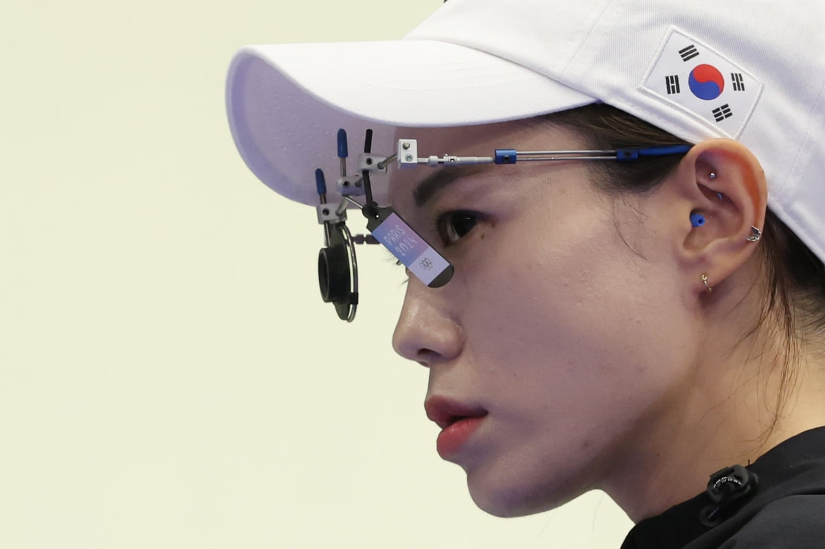 继永贝里之后，伊萨克是第二个在英超戴帽的瑞典球员