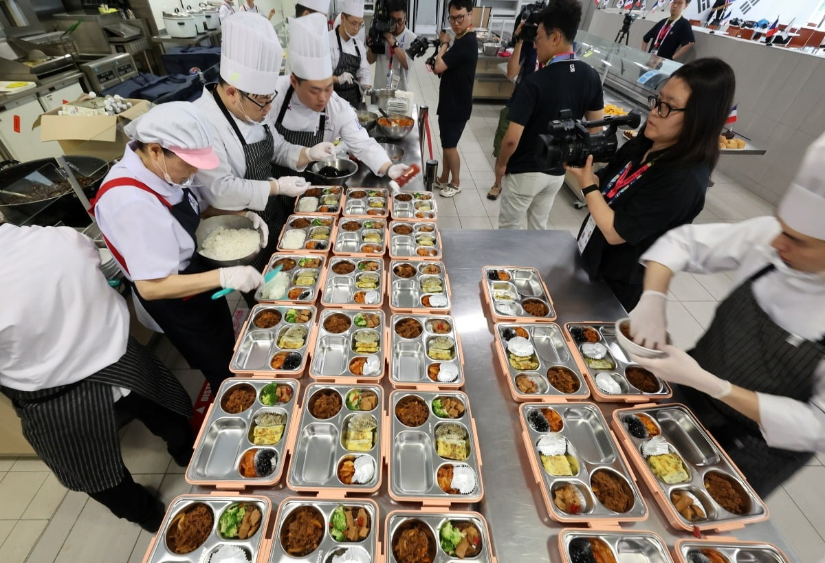 安慰奖？西媒：皇马将给维尼修斯提供一份新合同 球员并不急于续约