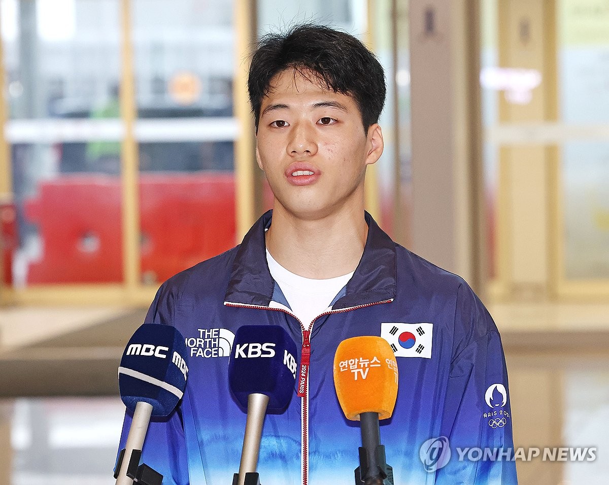 ⚽欧冠战报：迪亚兹帽子戏法 加克波建功 萨拉赫2助攻  利物浦4-0勒沃库森