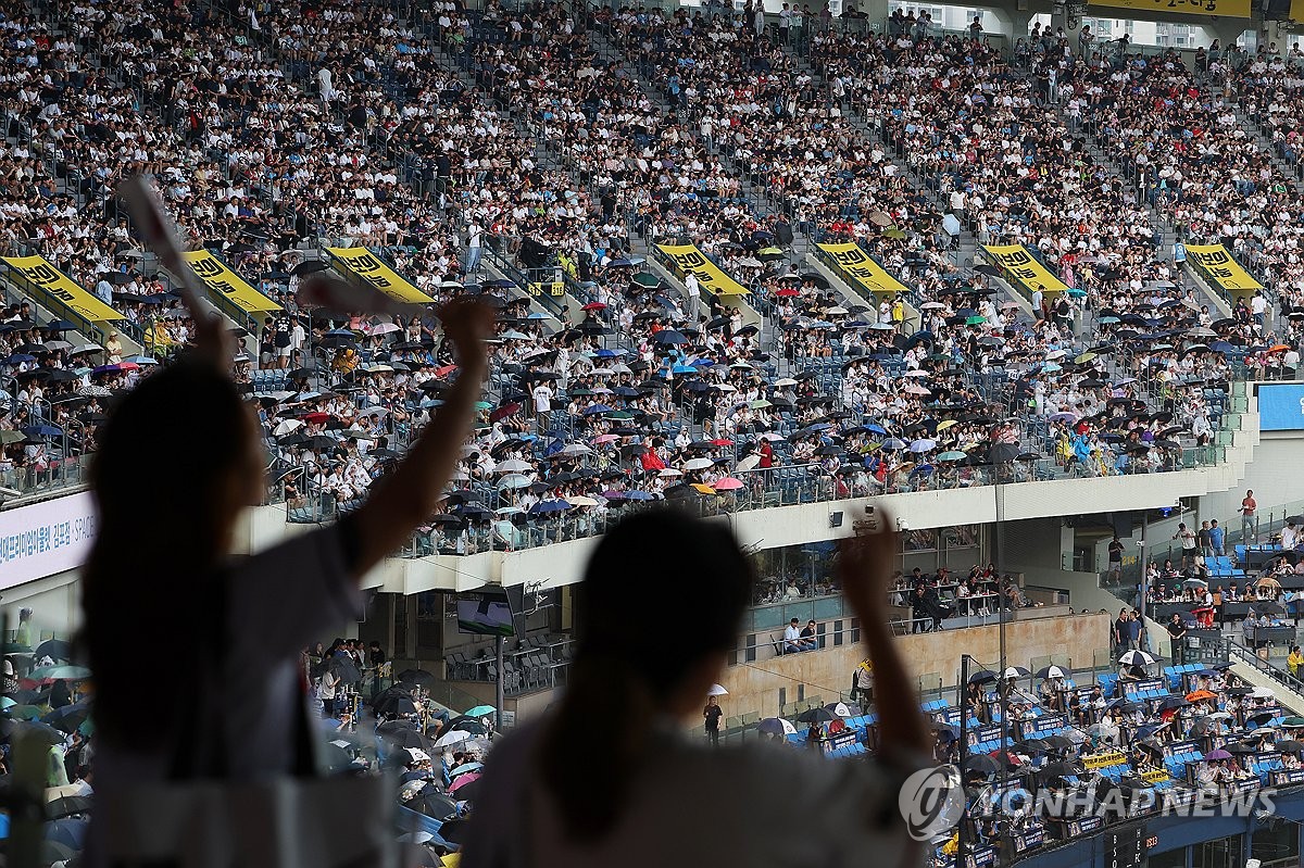 施罗德首秀12中2库里仅2分，勇士51分惨负灰熊遭三连败