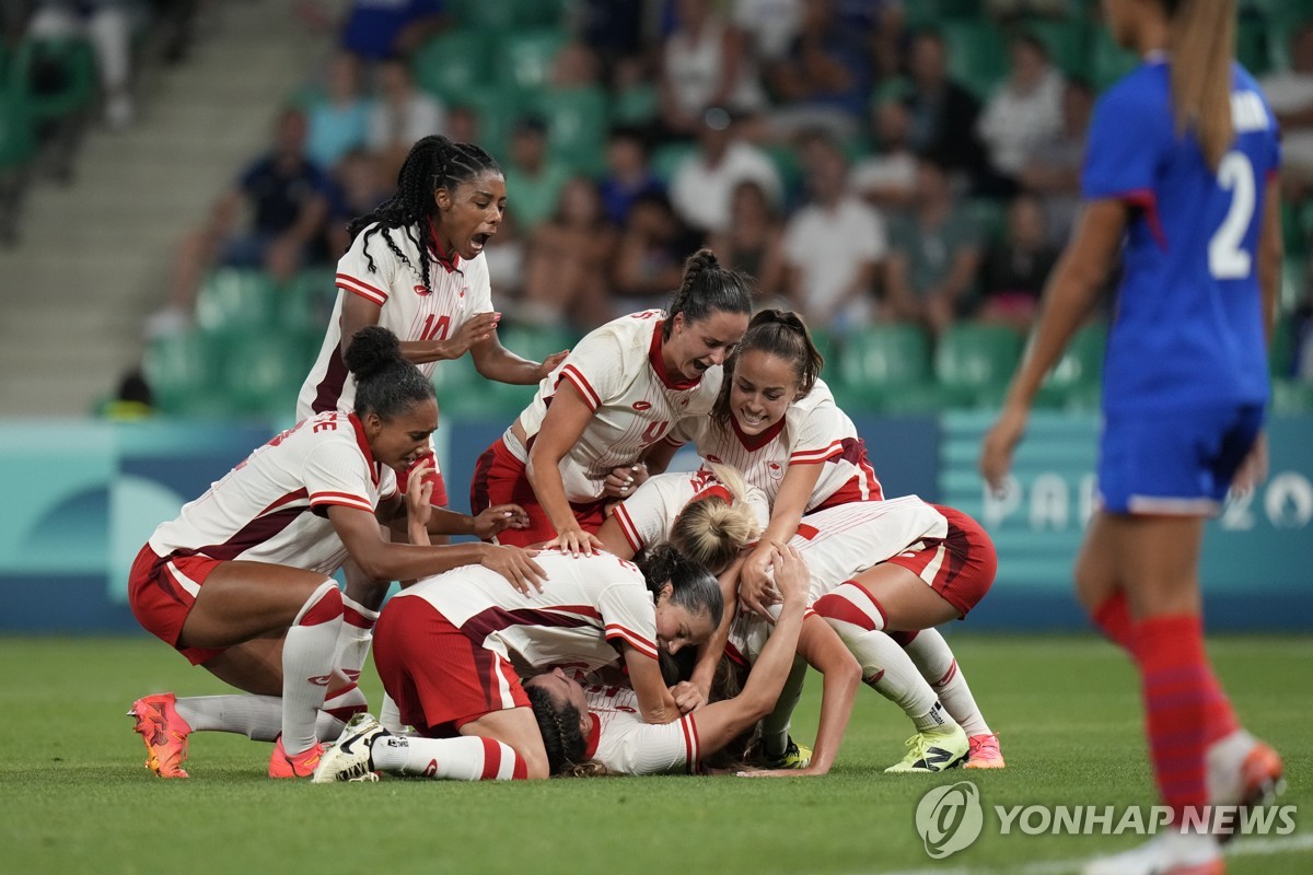 皇马vs阿拉维斯半场数据：皇马控球率72%，射门6-3，射正2-1